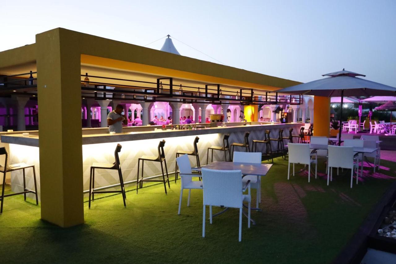 The Mirage Resort & Spa Hammamet Exterior foto The bar at the rooftop