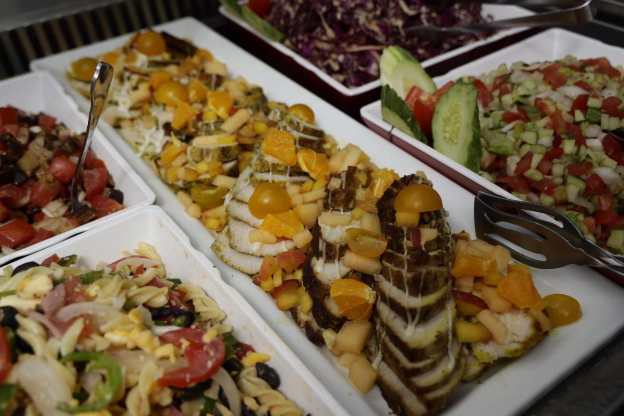 The Mirage Resort & Spa Hammamet Exterior foto A selection of salads